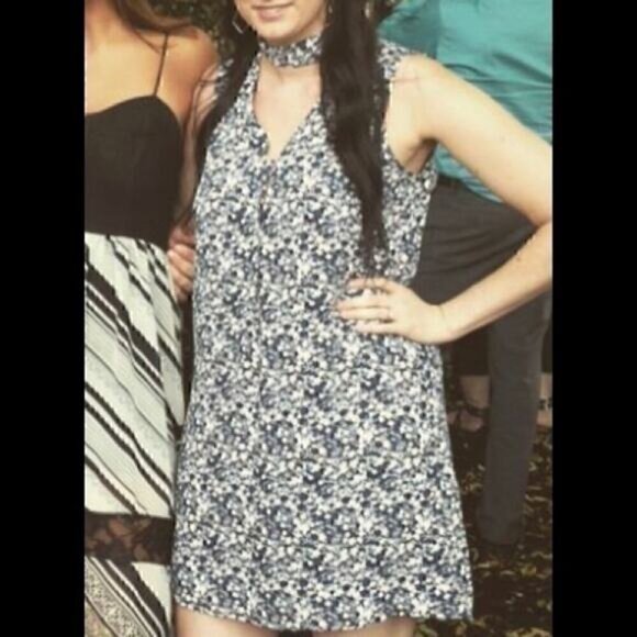 Dalia Floral Dress - Picture 2 of 5